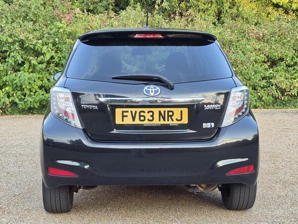 Vehicle photo 7