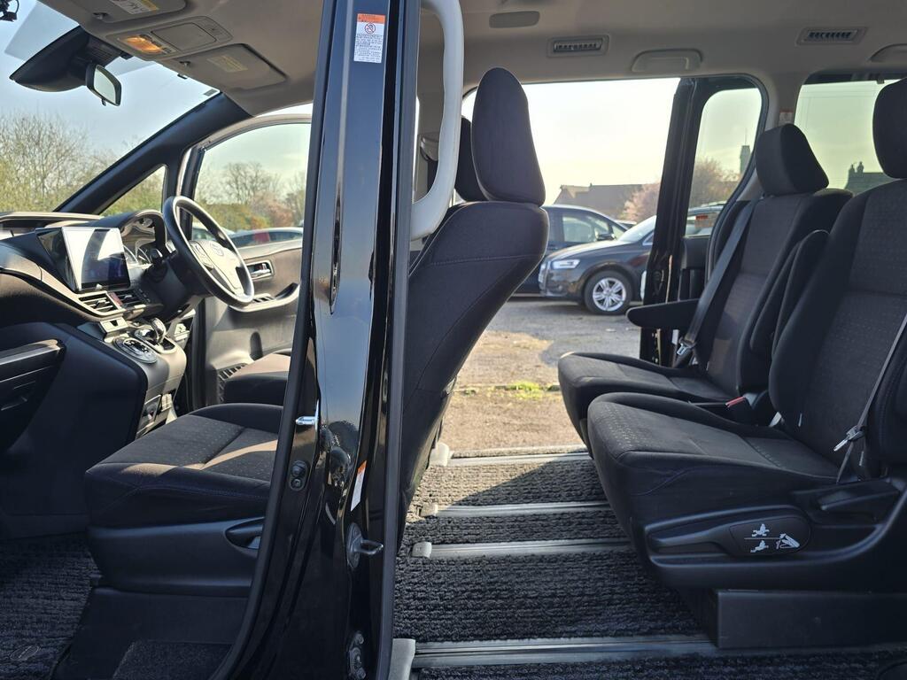 Vehicle photo 5