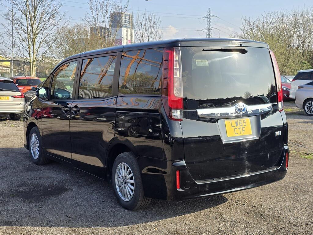 Vehicle photo 6