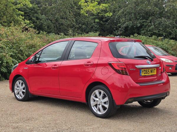 Vehicle photo 5
