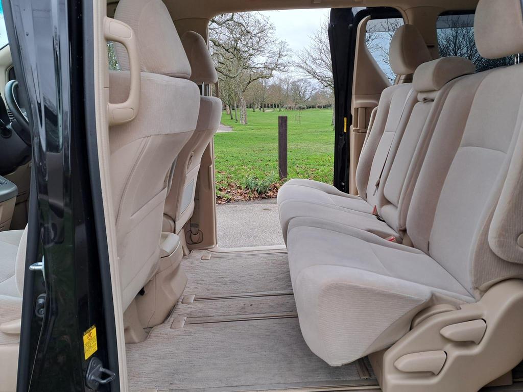 Used Toyota Alphard 2.4 Petrol+auto+ulez+8seats+elec doors