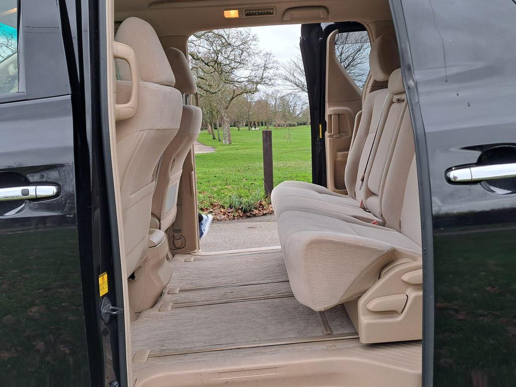 Used Toyota Alphard 2.4 Petrol+auto+ulez+8seats+elec doors